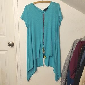 NWT Melissa Paige Soft Summer Tee with Shark Bite Split Hem